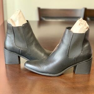 The Limited Kiki Boots Size 9.5